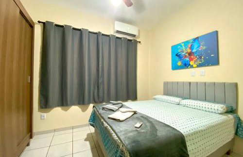 Apto espaçoso no Centro, térreo com 2 Quartos de Casal ArCond WiFi 500megas HomeOfice Cozinha e Garagem - Foto 8