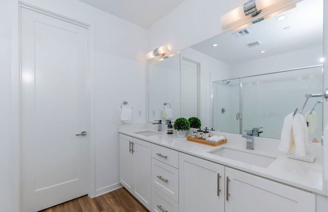 Master Bedroom With King Bed Central Location - Foto 18