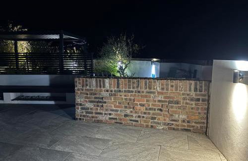 Little Woodlands Chalet with Private Garden & Hot Tub - Foto 57