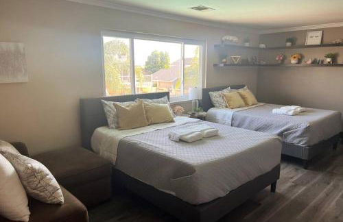 Stunning Modern Home King Bed Pool Jacuzzi Fire pit - Foto 16