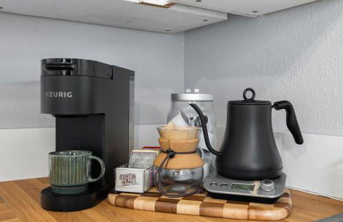 King Bed, Near DT and Best Restaurants, Pets OK! - Foto 57