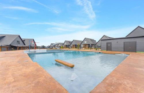 The Luxx - ALL NEW / 4 BD / Poolside / Hot Tub / Lake View - Foto 4