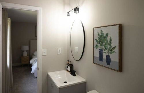 Refreshing Ranch Style Home - Photo 12