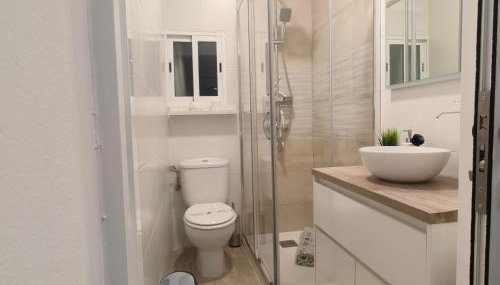 APARTAMENTO FAMILIAR a 100 mts de la Playa Reformado 2025 con WIFI - Foto 5, Shower