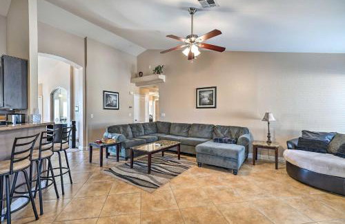 Sleek Vegas Home with Private Pool, Game Room! - Foto 4