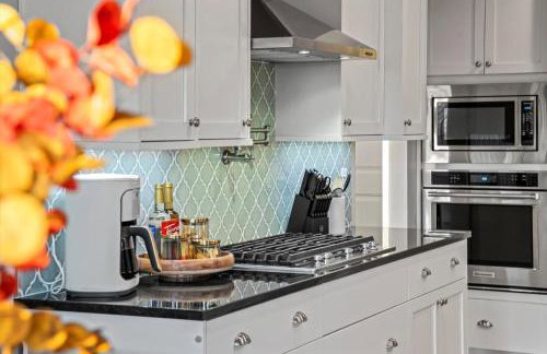 Relaxing Sauna Retreat Fire Pit and Swing Set - Foto 15