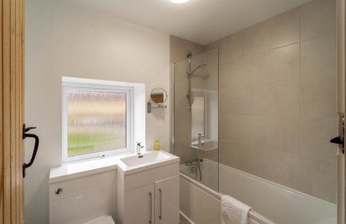 Cosy 2 Bed Terrace Peaceful Village location - Pass the Keys - Foto 38