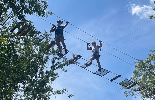 Zip-line, Suspension Bridge + Abseiling in Útica - Photo 2