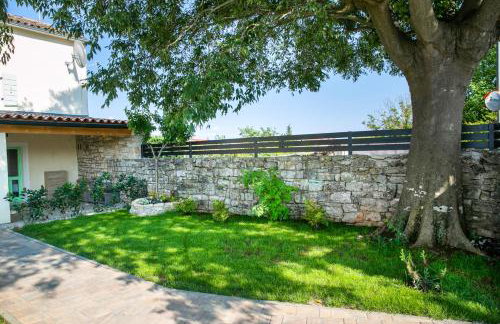 Adorable Holiday Home With Pool and Terrace - Foto 11