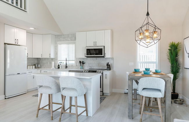 The Oxen - Dt Home w Putting Green and Tons of Parking - Photo 3