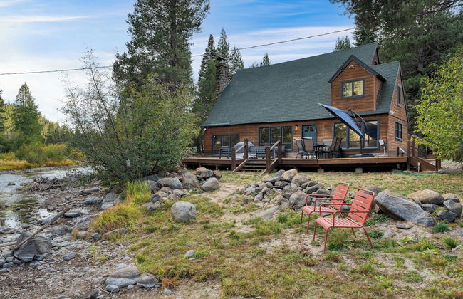 Riversong Lodge by Avantstay Sauna + Hot Tub On The Truckee River - Photo 28