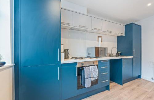 Central 2 Bedroom Apartment with Free Parking Sleeps 8 & Walk to City Centre & Arena - Foto 27