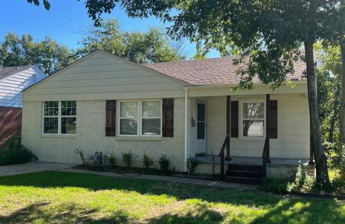 Rt 66 Fairgrounds Retreat by Tulsa Getaways - Foto 16