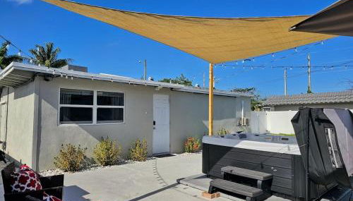 The Ruby - Hot Tub - King beds - Close to LMC - Foto 3