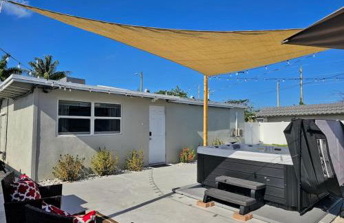 The Ruby - Hot Tub - King beds - Close to LMC - Foto 3