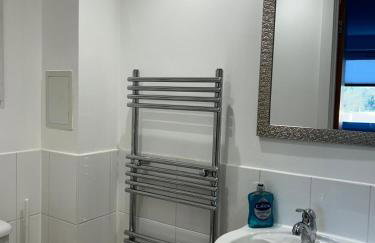 4 Beds 2 Bath Lift Refurbished MONTHLY DISCOUNTS - Foto 27