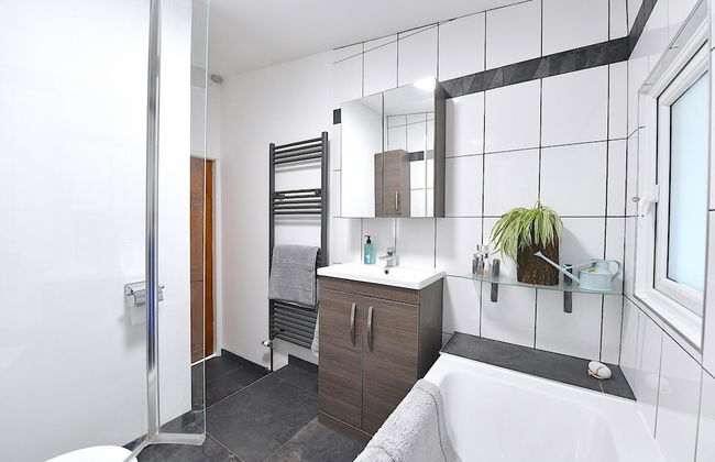 Gorgeous 3BD Cottage in the Heart of Guildford - Foto 10