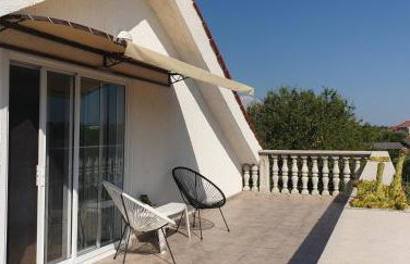 Gabriella House - Photo 28