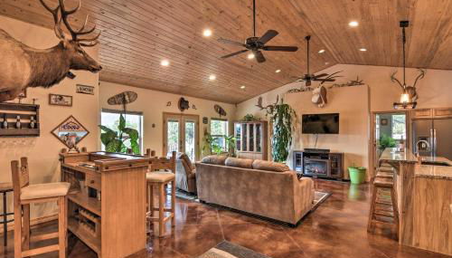 Stunning Home with Fire Pit, 11 Mi to Mt Yale! - Foto 2