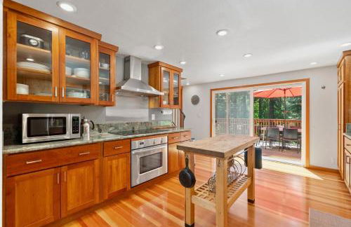 Redwood Oasis - Luxe Santa Cruz Cabin with Hot Tub - Foto 9