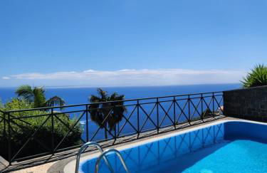 Villa Ocean Wave Calheta - Oversized Pool & Stunning Ocean Views - Photo 41