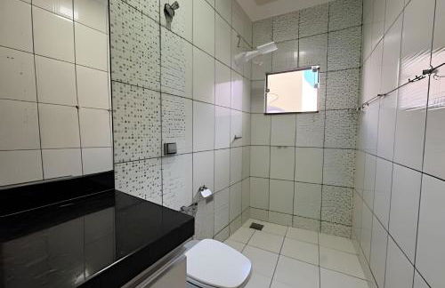 Espaçosa casa próxima ao Centro - Foto 26