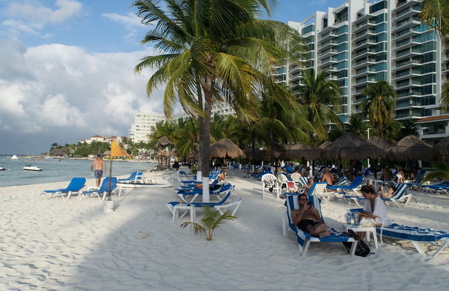 Oceanfront Condo at Voted Best Cancun Sandy Beach - Foto 26