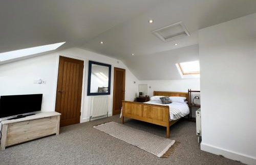 North Quay - Pet friendly Luxury Townhouse overlooking Bembridge Harbour - Photo 43