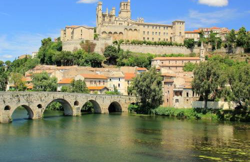 Old wine storehouse with terrace and garden - Foto 33