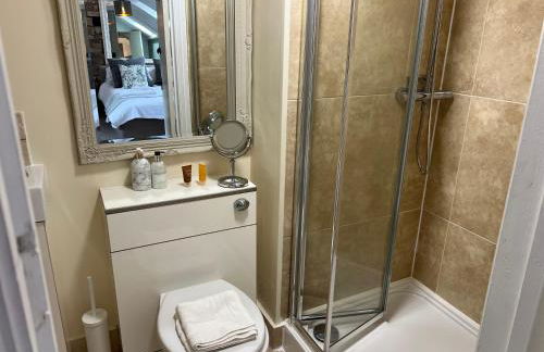 The Old Farmhouse - Photo 26