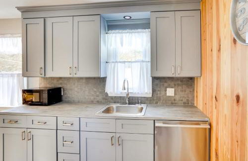 Cozy Southern Vermont Home with On-Site Trails - Foto 10