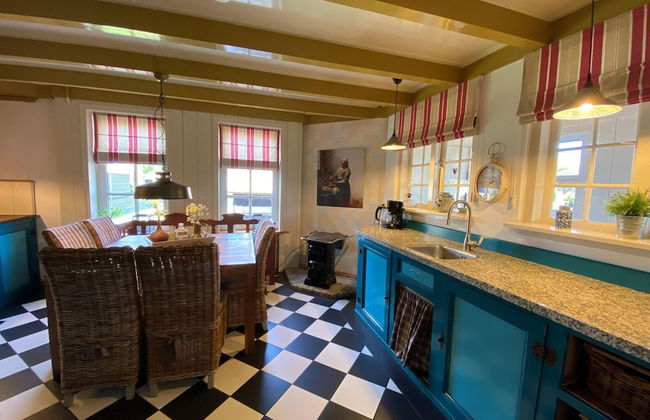 Nicely Decorated Villa with Garden near Sea - Foto 6