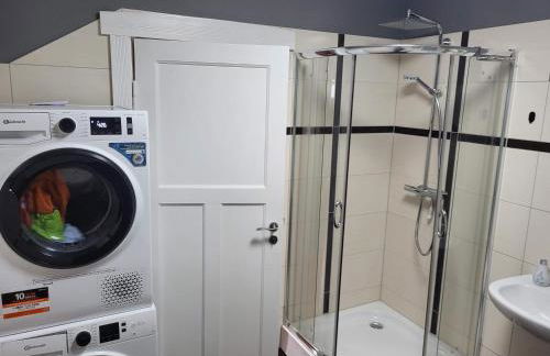 2 Raum Wohnung im 1OG mit Terrasse und AC - Foto 12