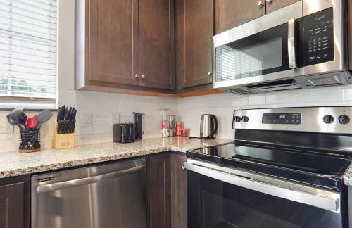 3BR King Bed Balcony North Raleigh - Foto 15