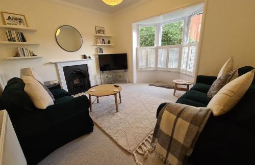 The Shrubbery-Superb Modern home-6 beds-sleeps 11 - Foto 1