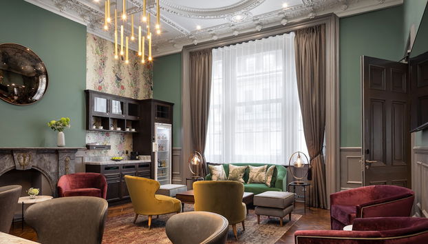 Coin salon dans le hall