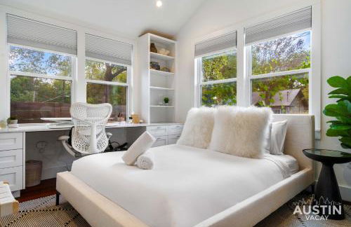 Pet Friendly East Cesar Chavez Home Near Downtown - Photo 22