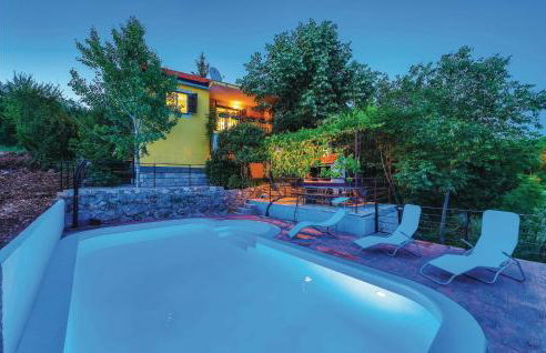 Two-Bedroom Holiday Home In Trilj - Photo 1