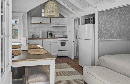 Beachfront Escape in Dennis Port - Photo 7