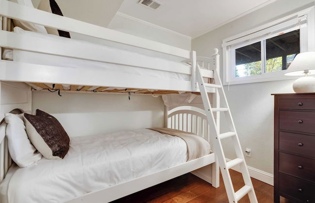 Homewood by Avantstay Amazing Family Cabin w/ Hot Tub & Sauna - Foto 22