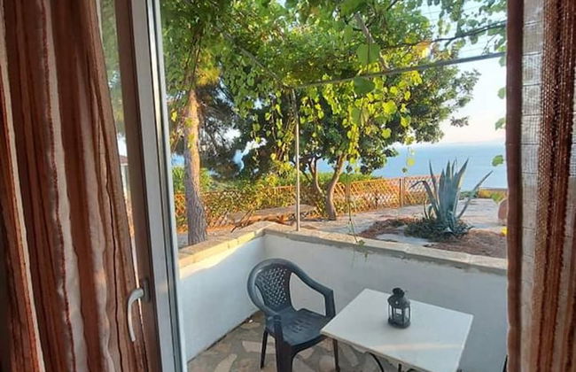 Beautiful House Located on a Hill in Samos Island, 400 m From an Organized Beach - Photo 9