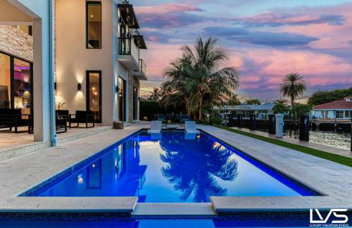 VillaBella Ultra LUXE 100ft Waterfront Villa 5Min2Beach - Foto 5