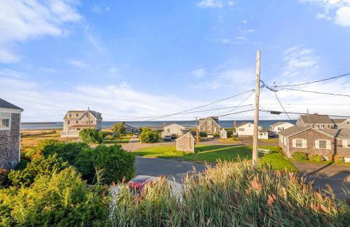 Stunning Home with Water Views - Foto 28