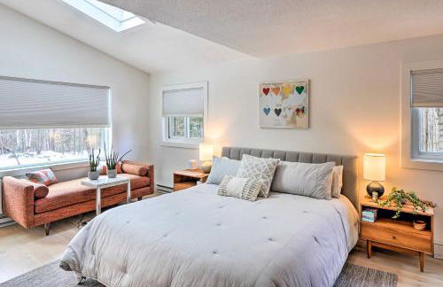 Lakefront Otis Home with Stunning Views and Boats! - Foto 25