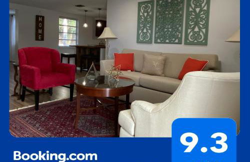 Cozy 3-bed home close to beautiful beaches. - Photo 46