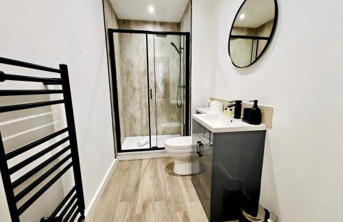 Contemporary 1-Bed Flat by Bury Metro link - Foto 11