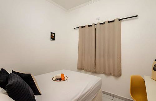 Casa para Famílias e Grupos com Ar-condicionado e Churrasqueira em Praia Grande - Foto 17