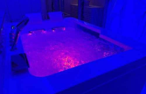 Loveroom de luxe avec jacuzzi sauna vapeur écran 300 cm - Foto 8