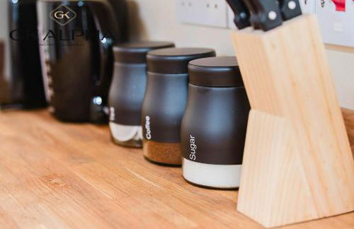 LONG STAY DEALS - 3 Bedroom Home Peterborough With Free Parking and Ultra Fast Wi-Fi Perfect for Work Stays and Vacations - Foto 15