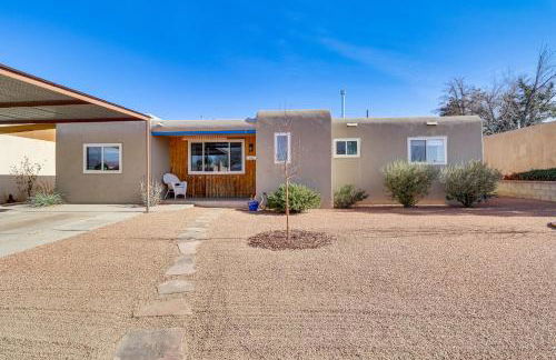 Easy Uptown Access! Charming ABQ Home with Yard - Foto 1
